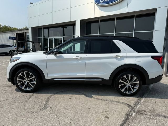 Used 2025 Ford Explorer Platinum w/ Ultimate Package image 4