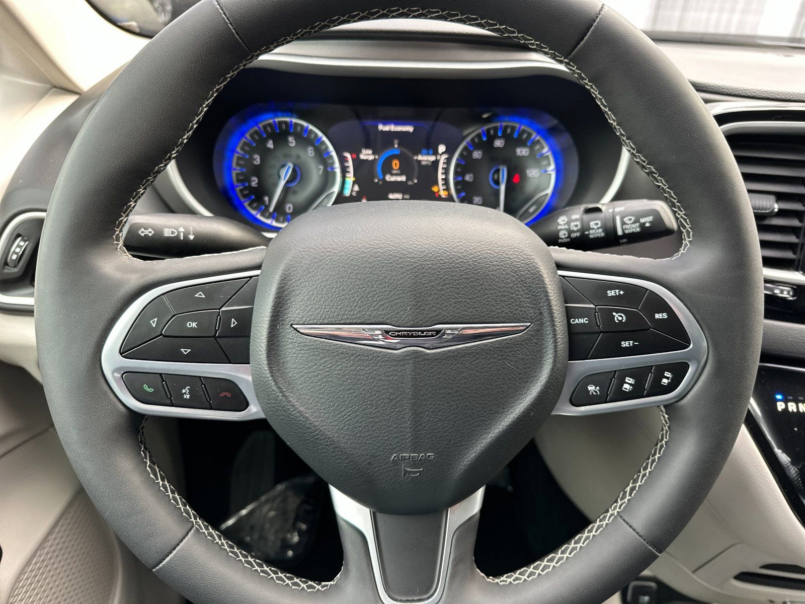 Used 2024 Chrysler Pacifica Touring-L image 24