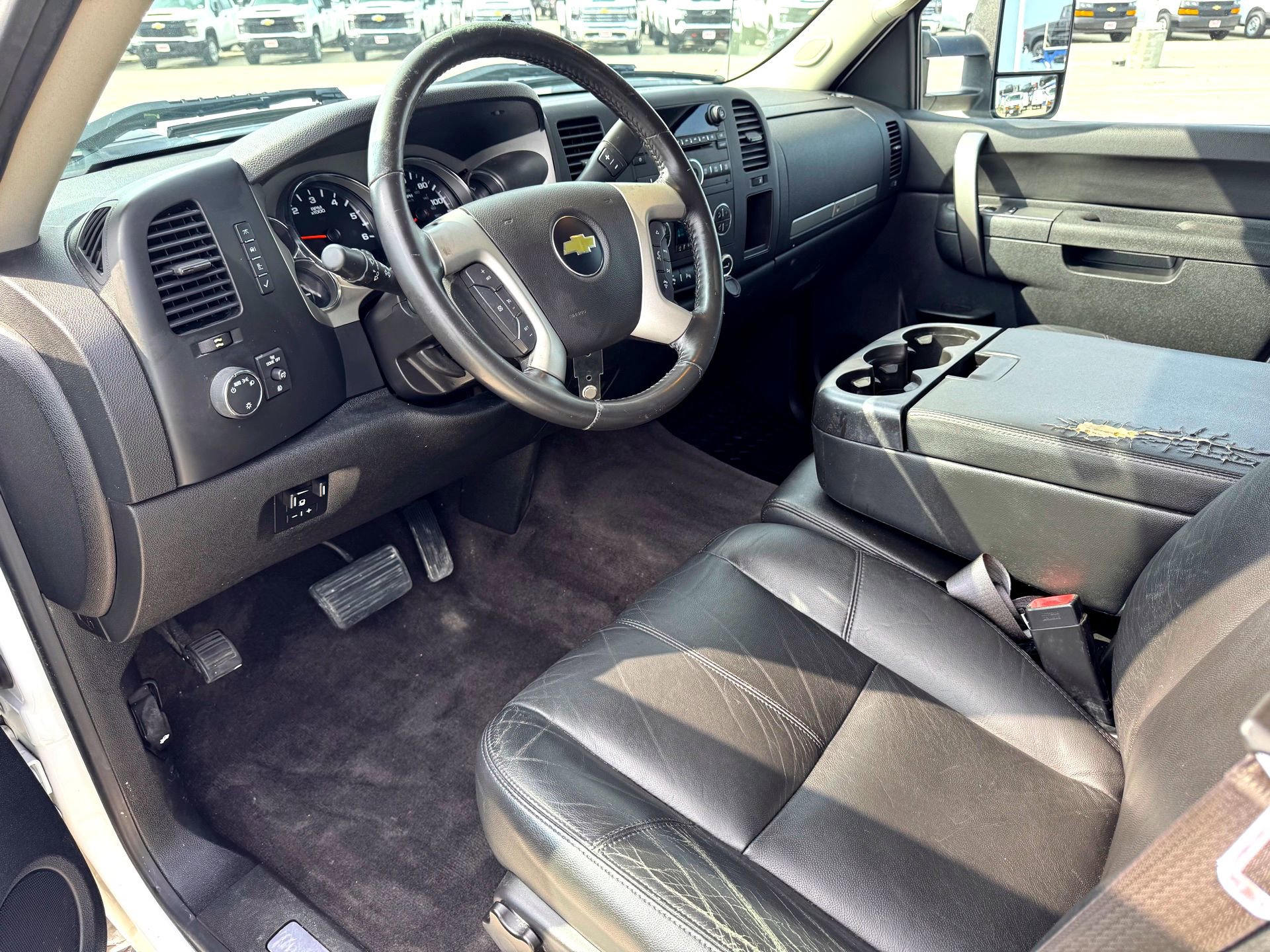 Used 2014 Chevrolet Silverado 2500 LT w/ Z71 Appearance Package AWD/4WD image 11