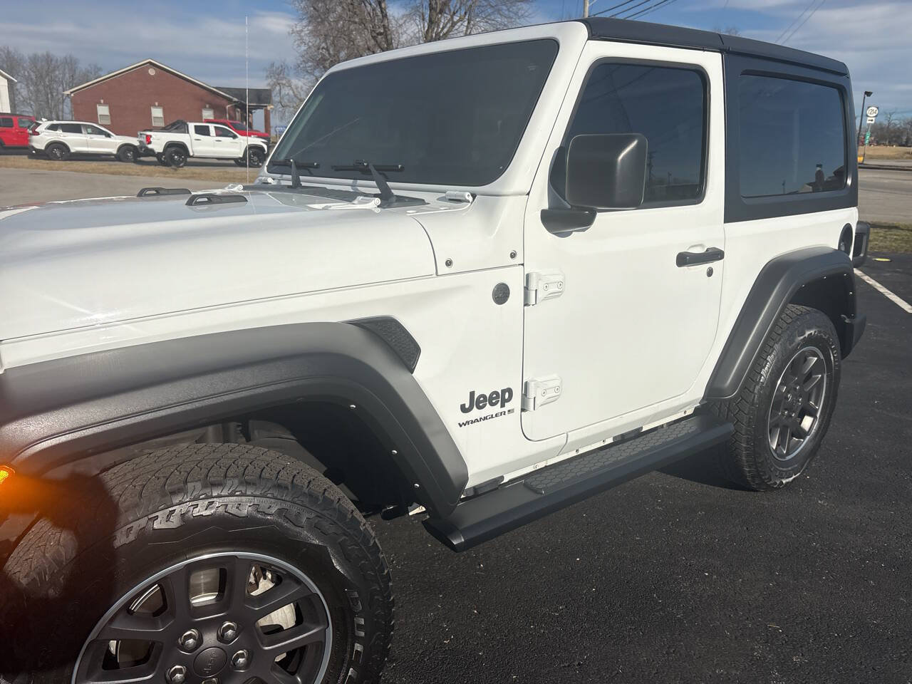 Used 2023 Jeep Wrangler Sport AWD/4WD image 9