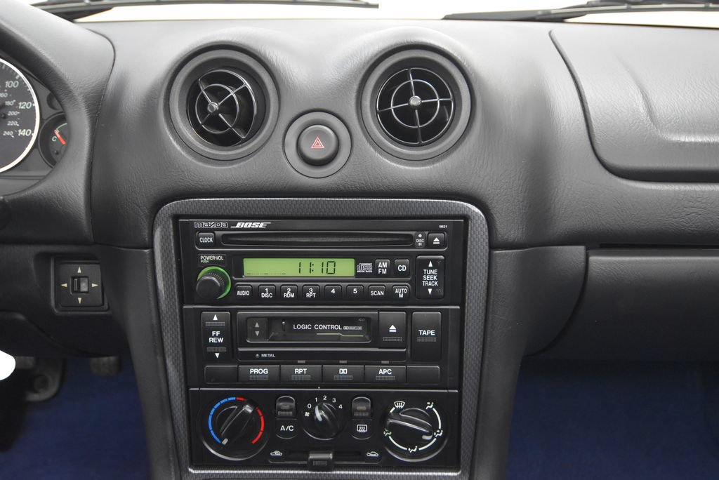 Used 1999 MAZDA MX-5 Miata 10th Anniversary Edition RWD image 31