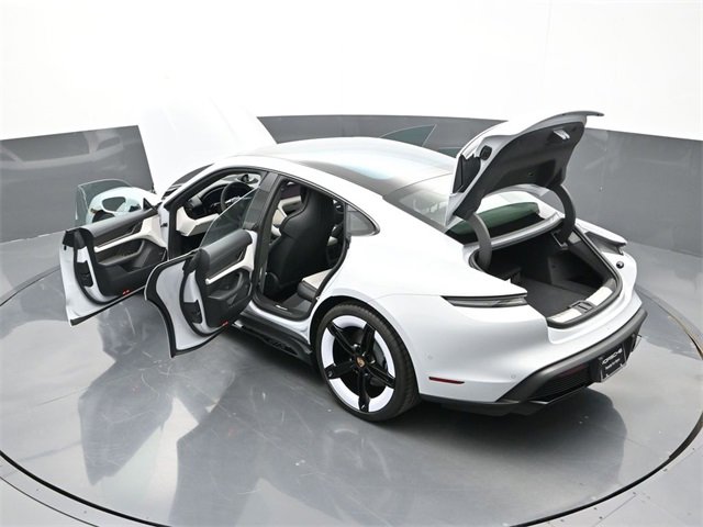 Used 2025 Porsche Taycan GTS image 36