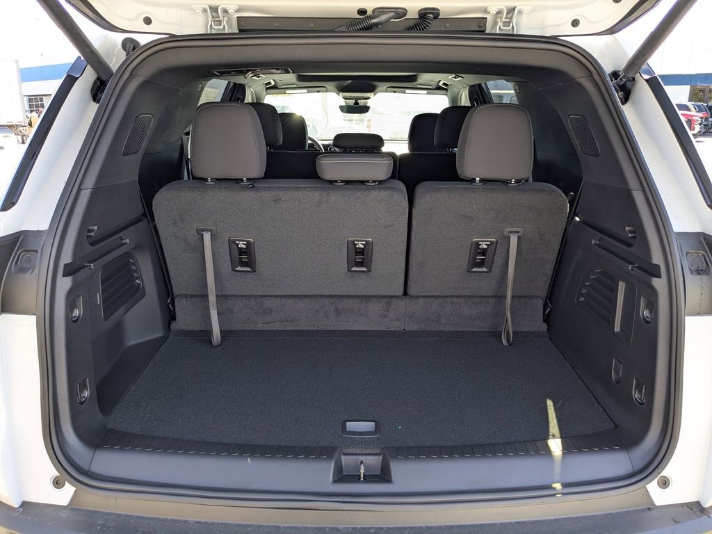 New 2026 Chevrolet Traverse LT w/ Sun and Wheel Package image 13