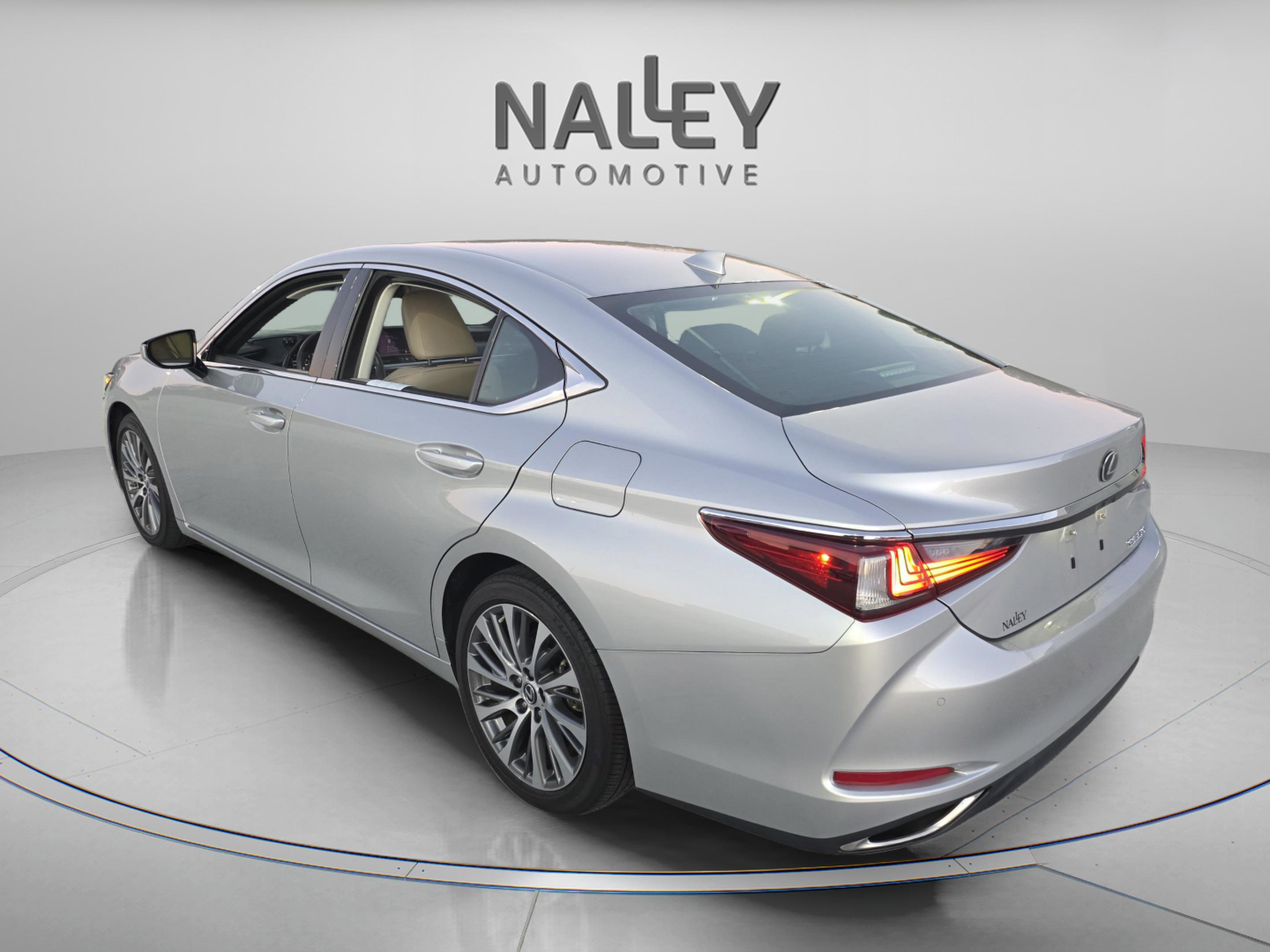 Used 2019 Lexus ES 350 image 3