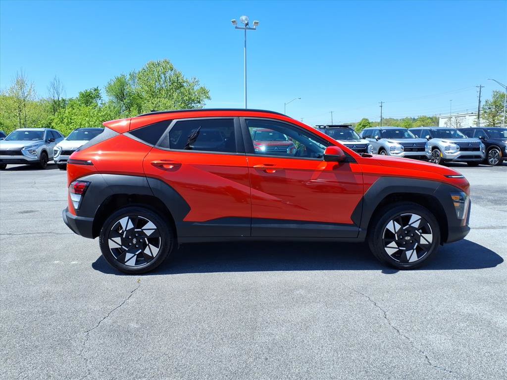 Used 2025 Hyundai Kona SEL AWD/4WD image 15