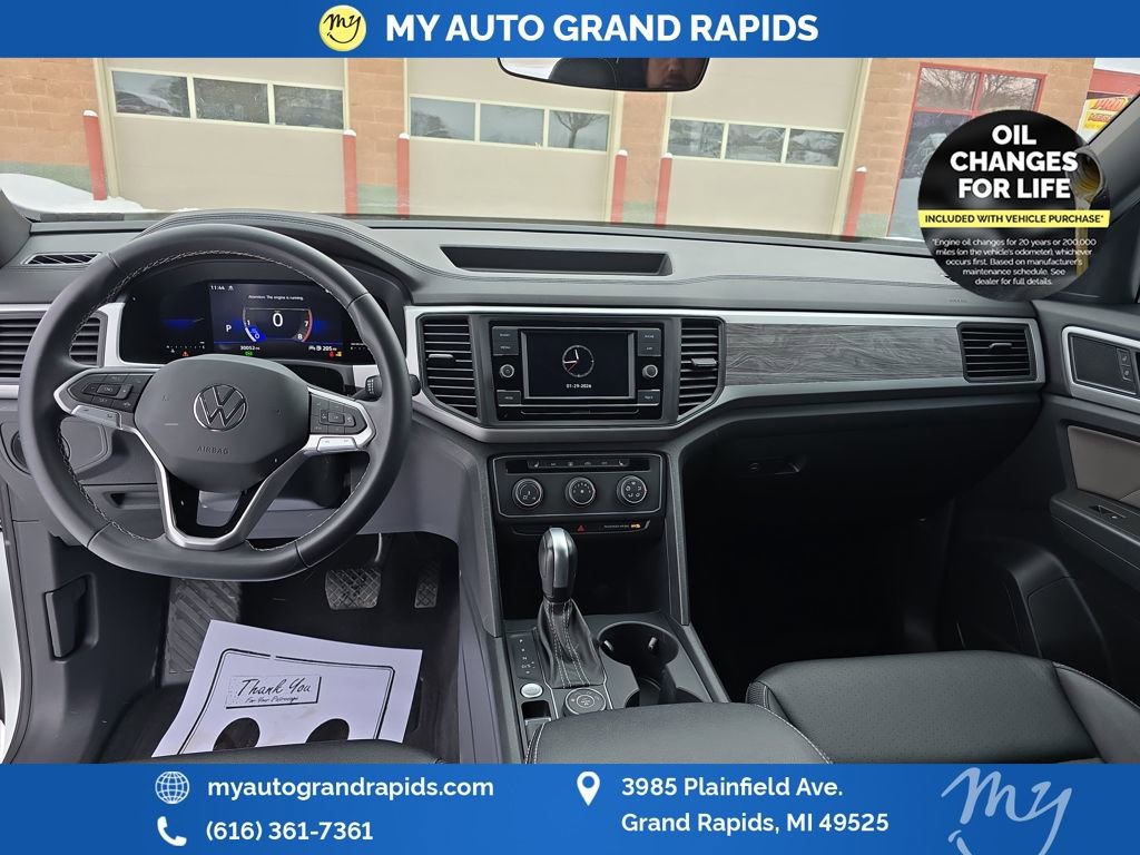 Used 2023 Volkswagen Atlas Cross Sport SE image 12