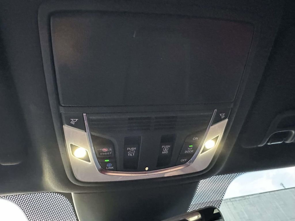 Used 2023 Acura MDX A-Spec image 36