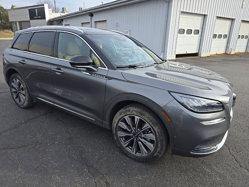 Used 2021 Lincoln Corsair Reserve image 3