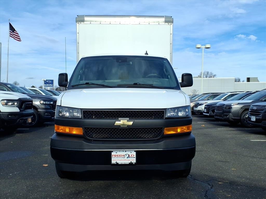 Used 2021 Chevrolet Express 3500 image 2