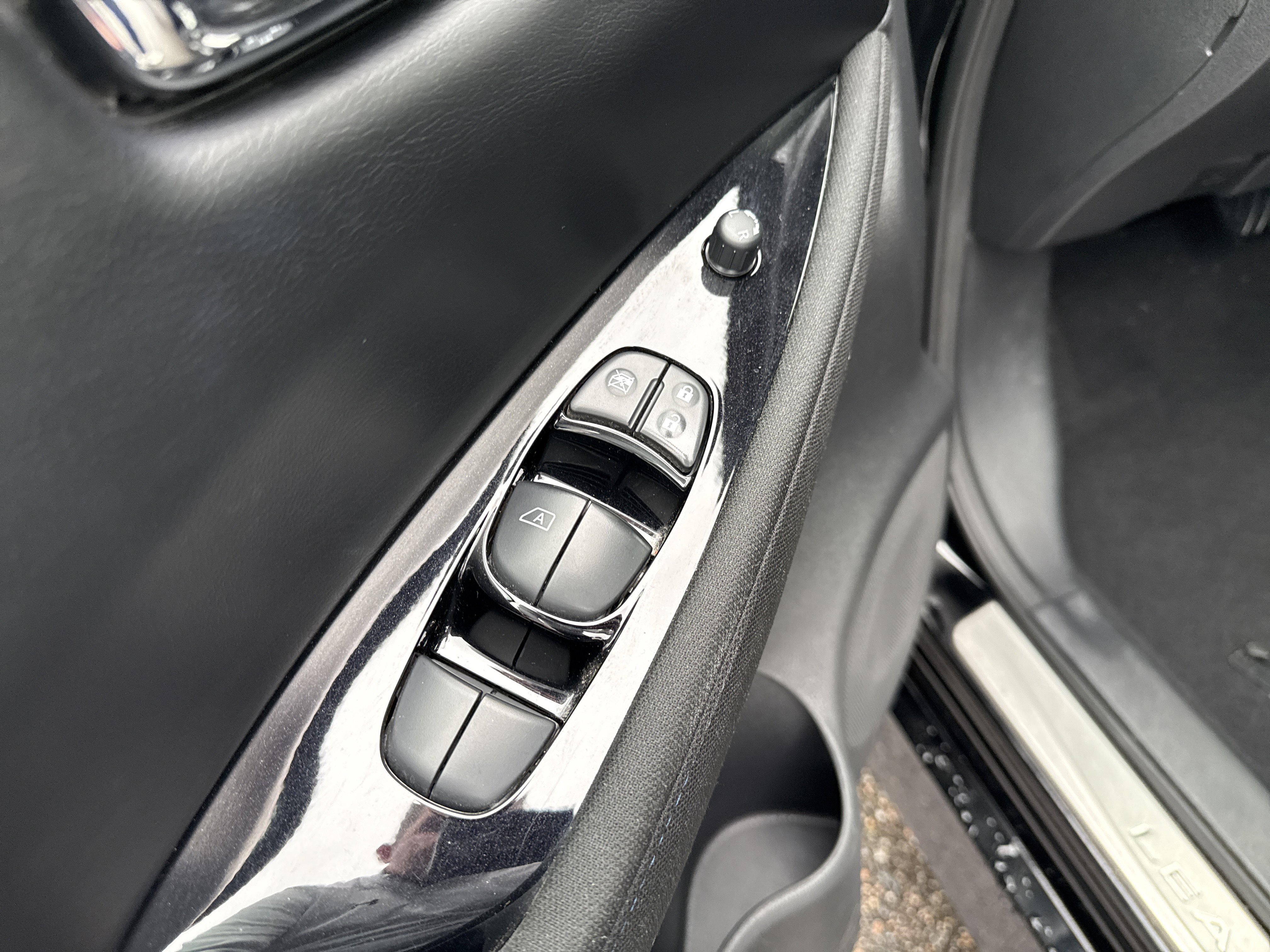 Certified 2024 Nissan Leaf SV Plus FWD image 20