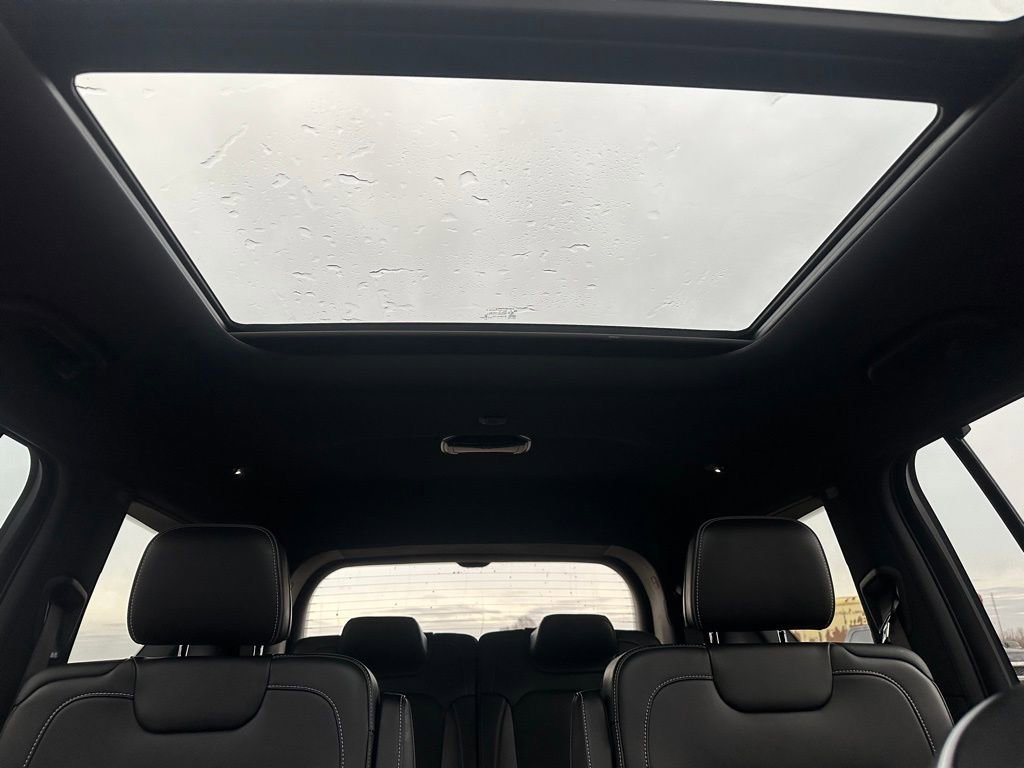 Used 2021 Jeep Grand Cherokee L Overland w/ Advanced Protech Group III image 35