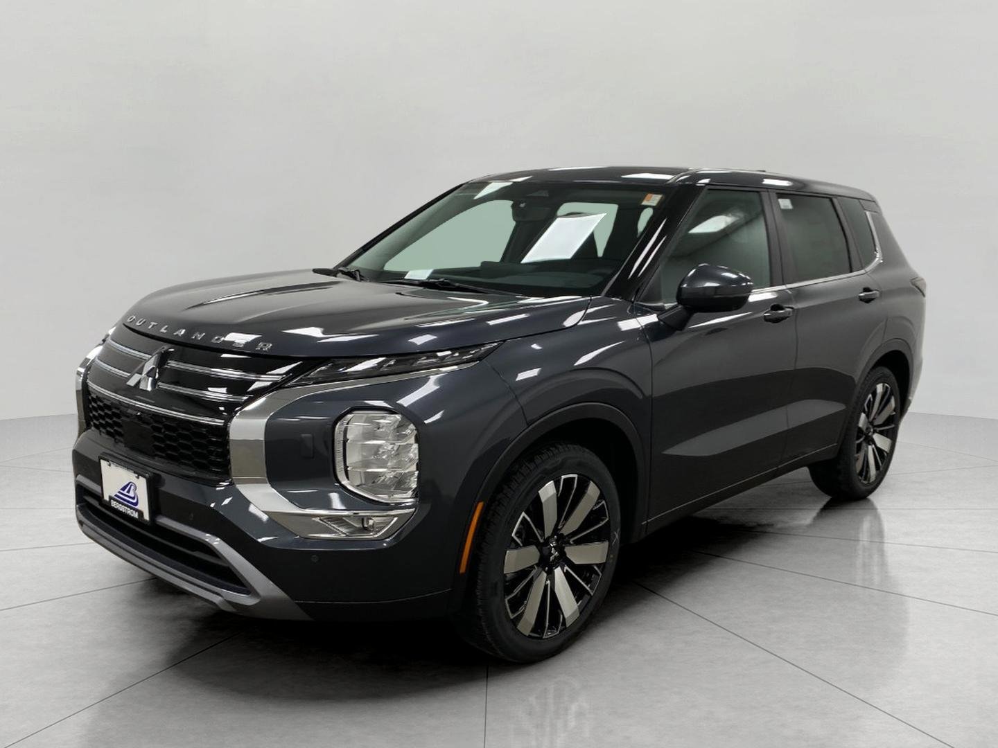 New 2026 Mitsubishi Outlander SE image 9