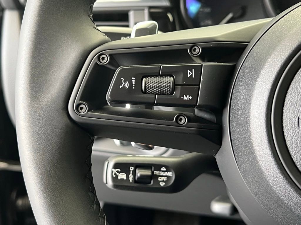 New 2026 Porsche Macan image 9