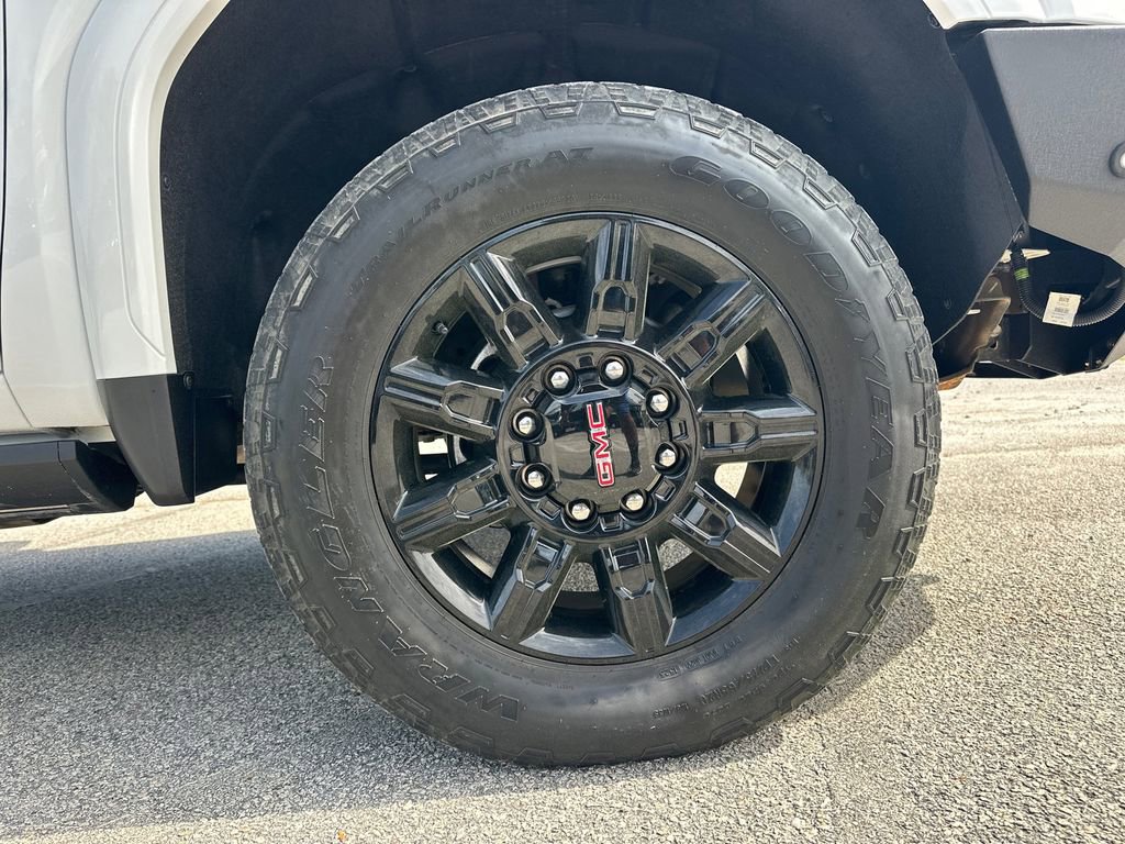 Used 2024 GMC Sierra 2500 AT4 w/ AT4 Premium Plus Package AWD/4WD image 13
