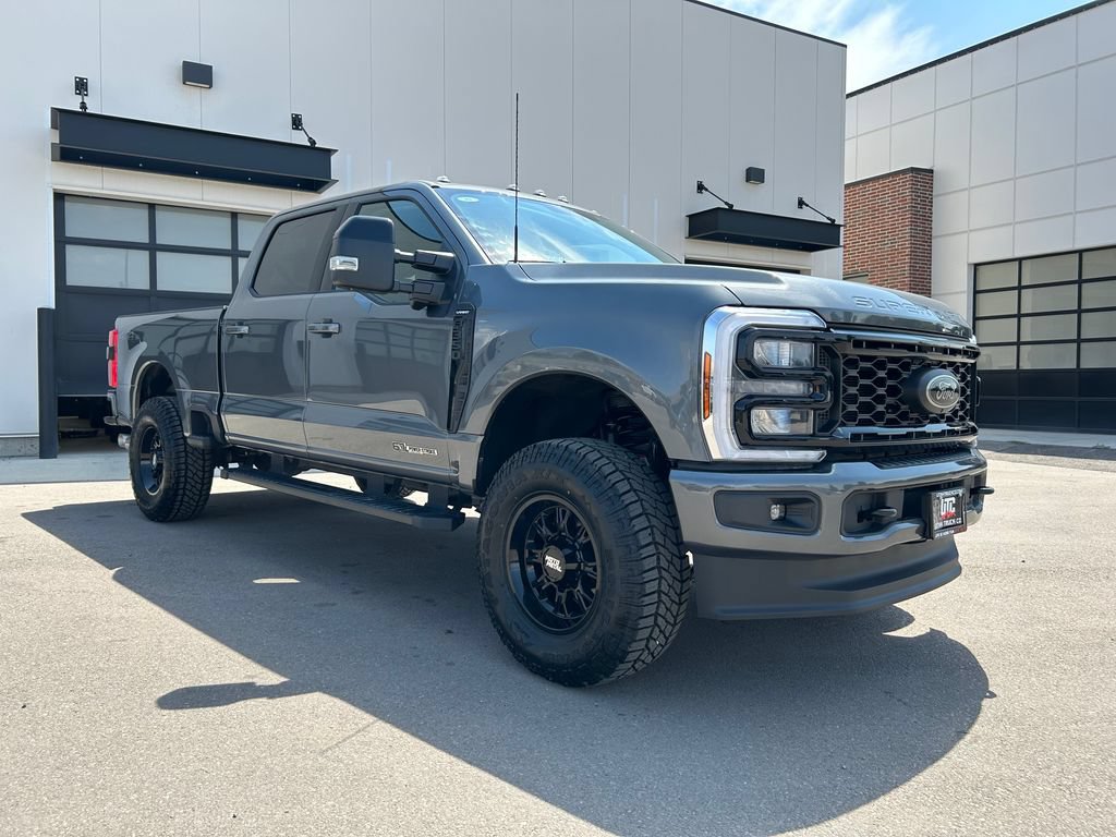 Used 2026 Ford F350 Lariat w/ Black Appearance Package AWD/4WD image 2