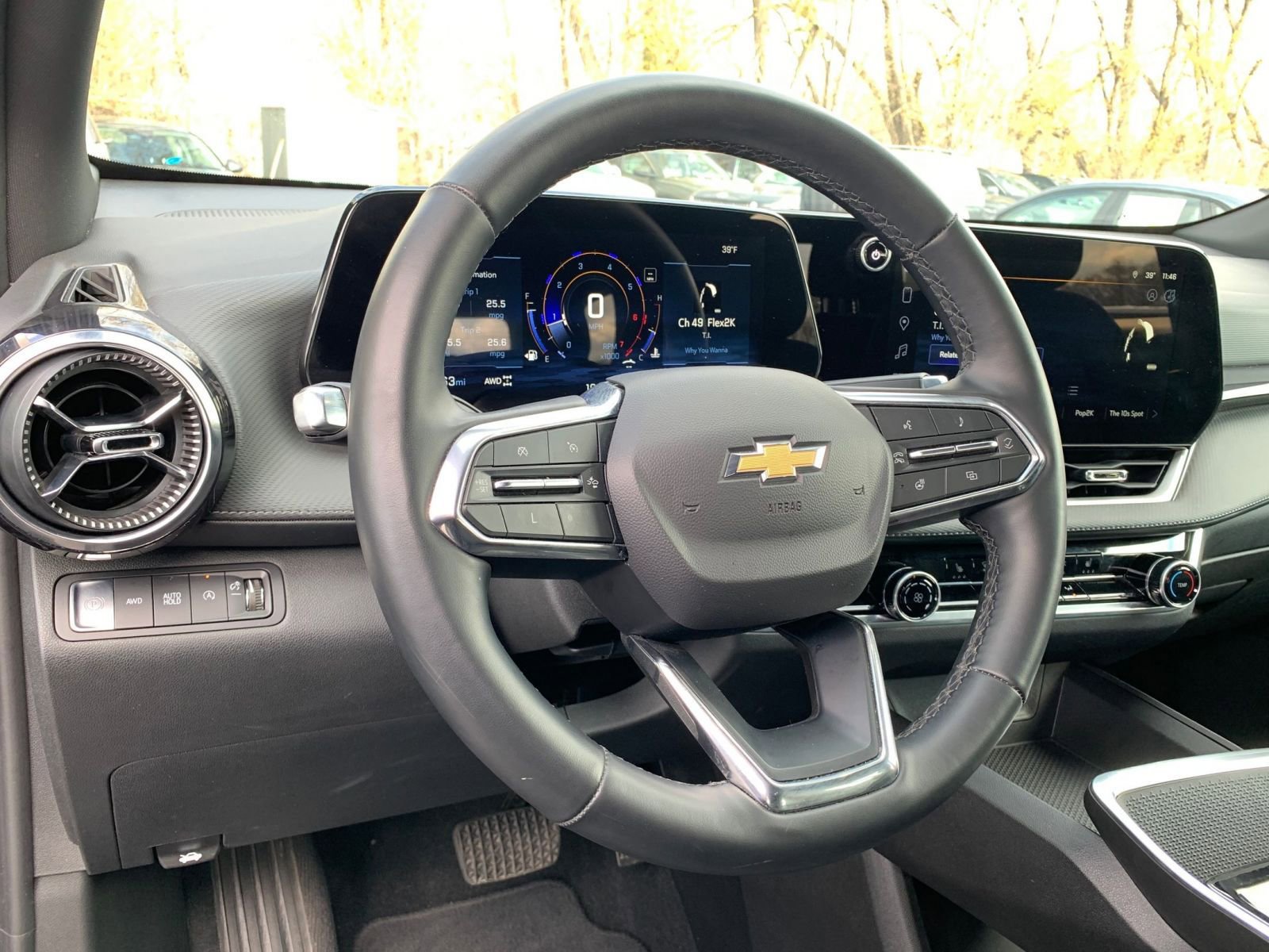 Used 2025 Chevrolet Equinox LT image 33