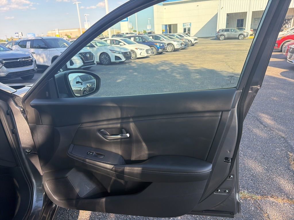 Used 2023 Nissan Sentra SV image 27