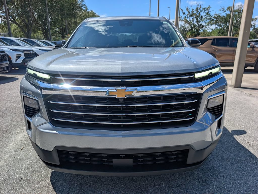 New 2027 Chevrolet Traverse LT FWD image 2