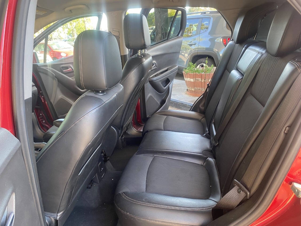 Used 2019 Chevrolet Trax LT w/ LT Convenience Package FWD image 17