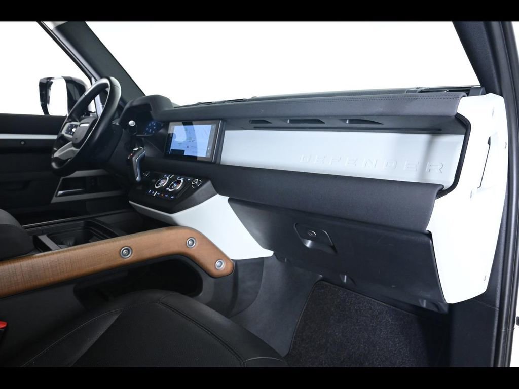 Used 2023 Land Rover Defender 110 S image 13