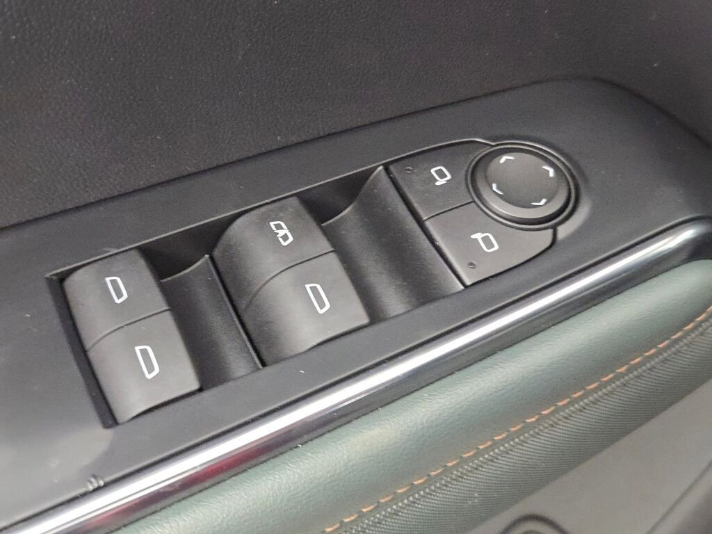 Used 2024 GMC Acadia AT4 image 26