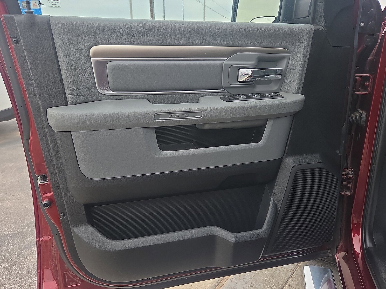 Used 2016 RAM 1500 Lone Star RWD image 8