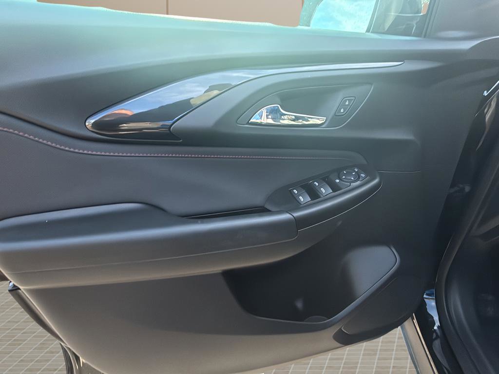 Used 2023 Chevrolet TrailBlazer RS w/ Convenience Package image 15