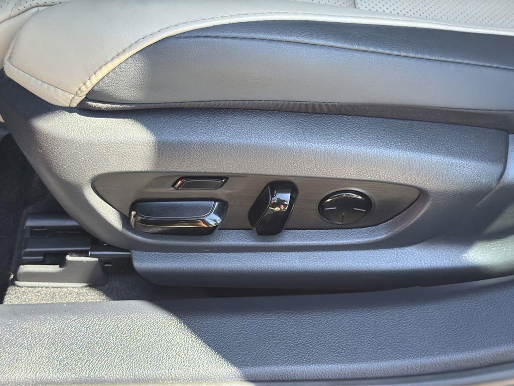 Used 2021 Lexus ES 300h Ultra Luxury w/ Accessory Package 2 image 22