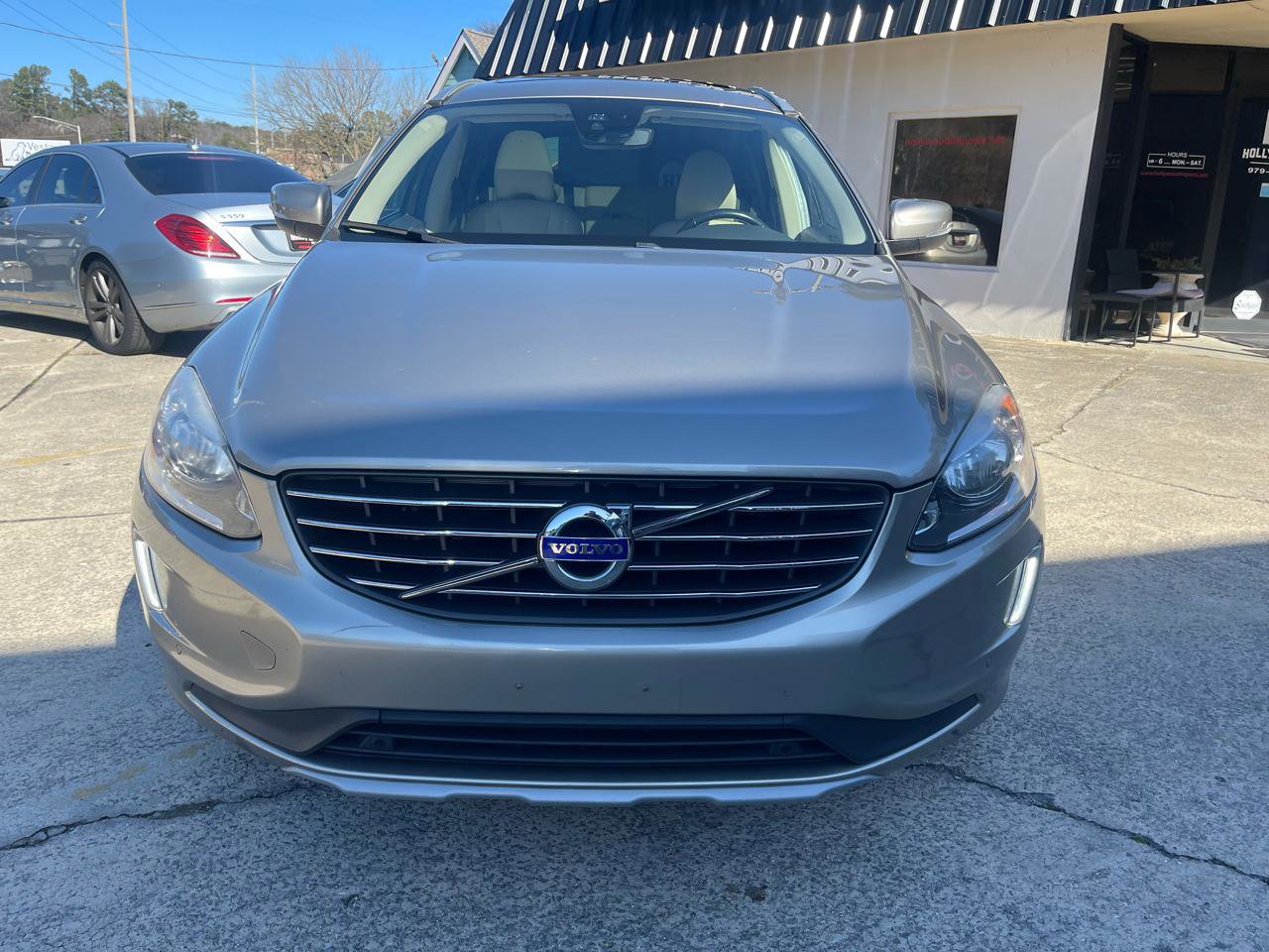 Used 2016 Volvo XC60 T5 Premier w/ Protection Package image 2
