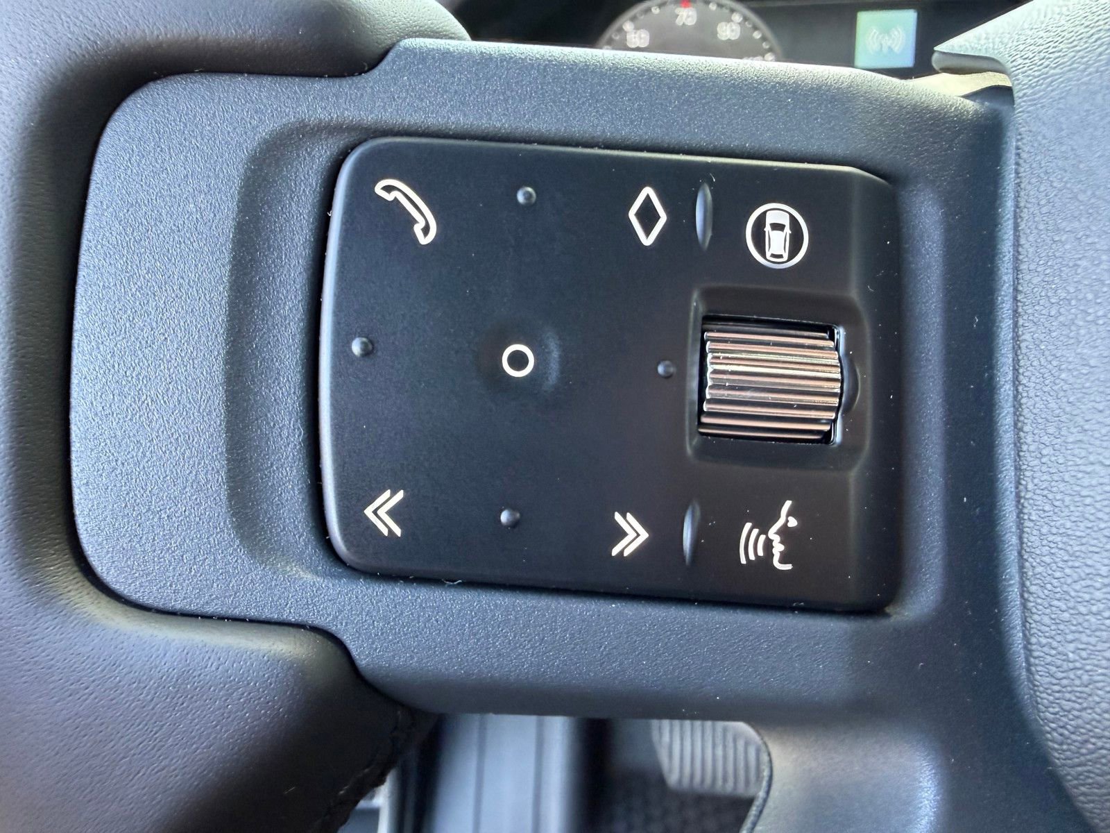 New 2026 Land Rover Defender 110 S AWD/4WD image 11