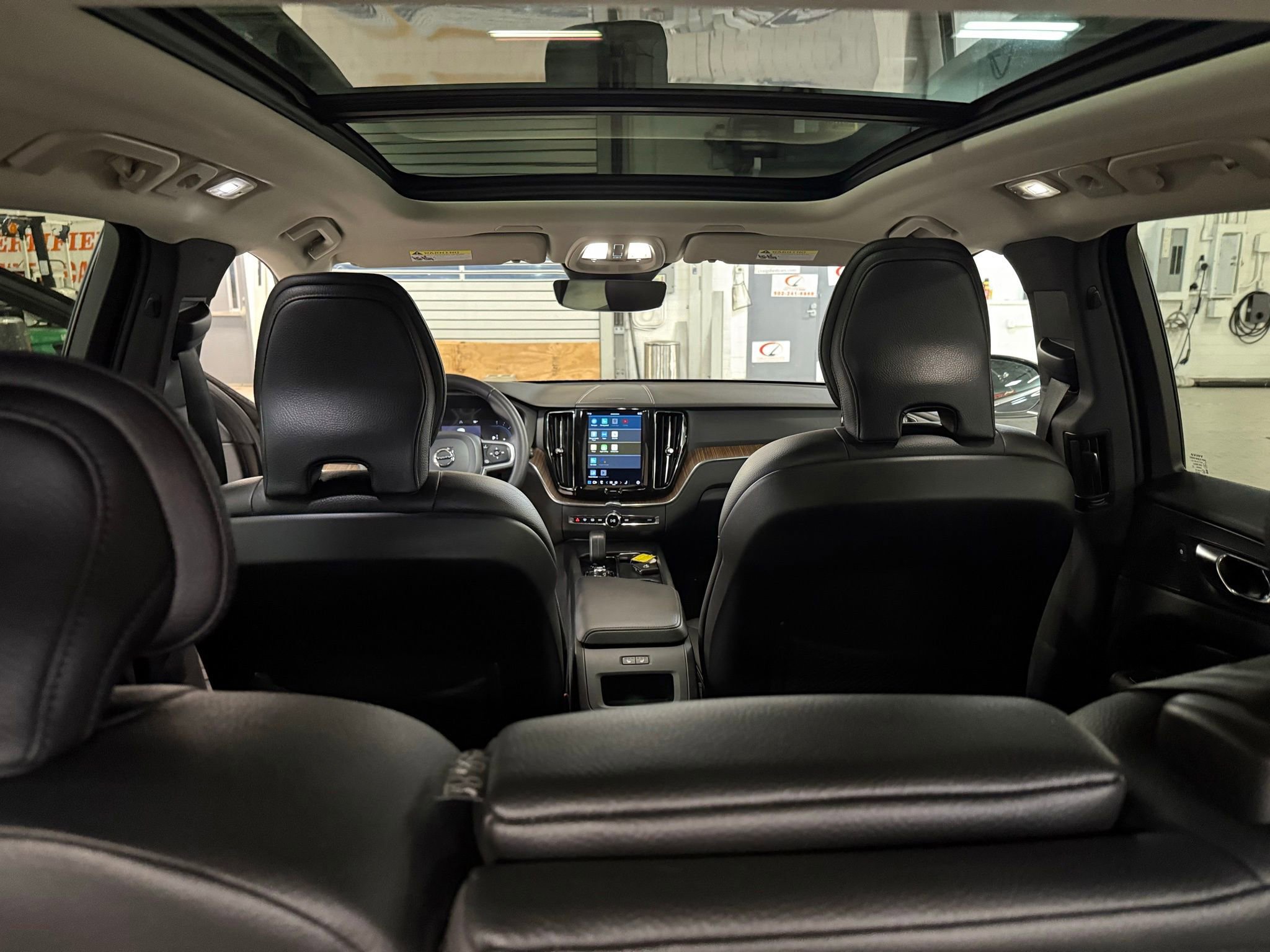 Used 2022 Volvo XC60 B5 Momentum w/ Climate Package image 29