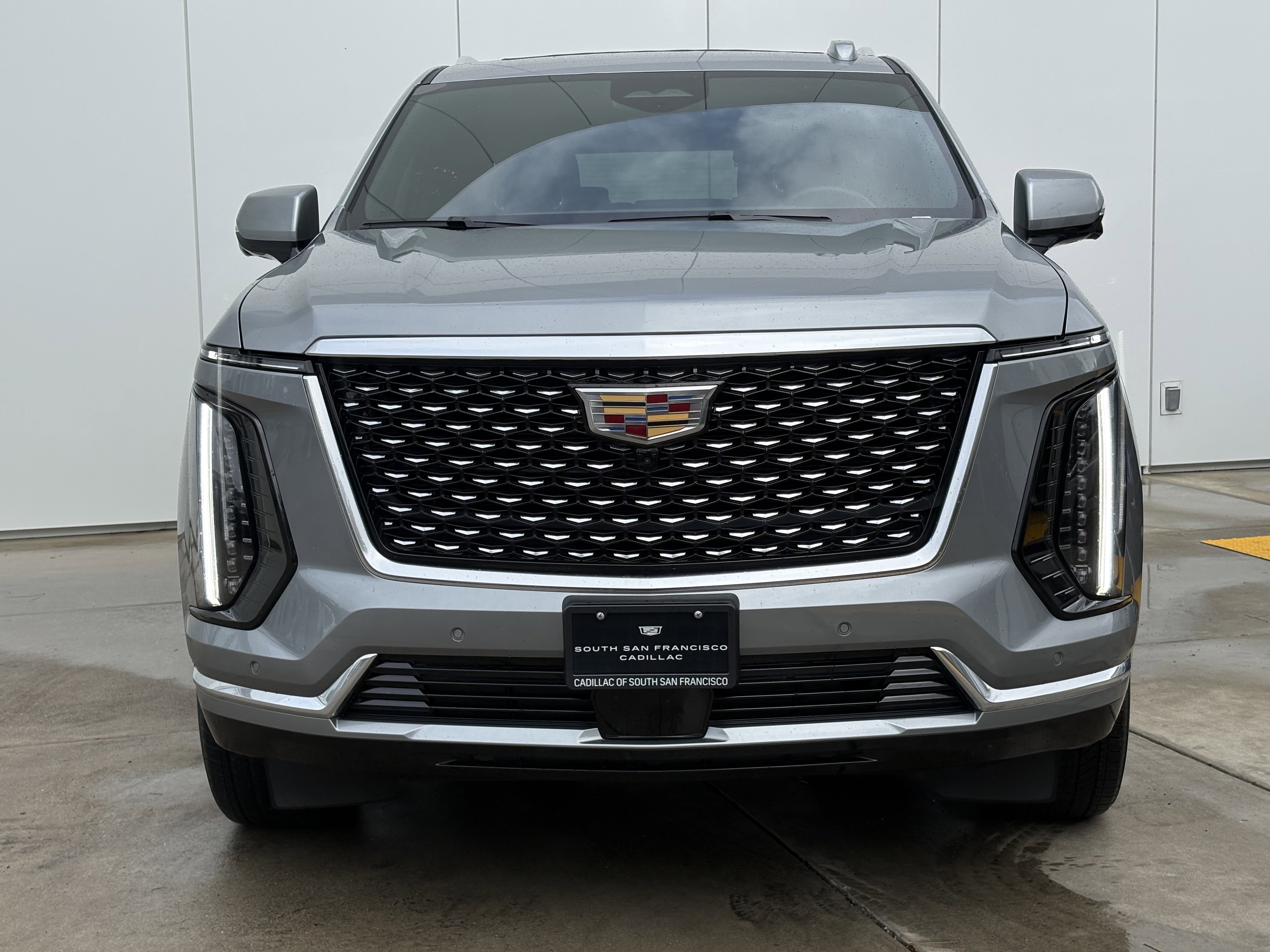 Used 2025 Cadillac Escalade Premium Luxury image 3