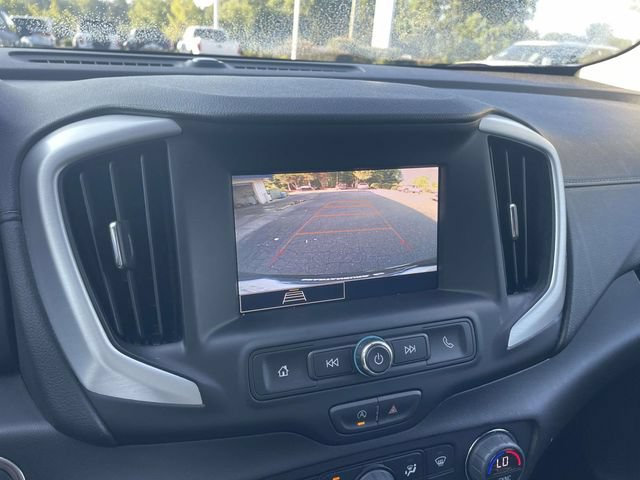 Used 2024 GMC Terrain SLE w/ Driver Convenience Package FWD image 29