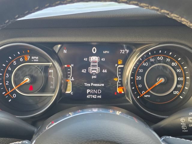 Used 2022 Jeep Wrangler Unlimited Sahara w/ Cold Weather Group AWD/4WD image 37