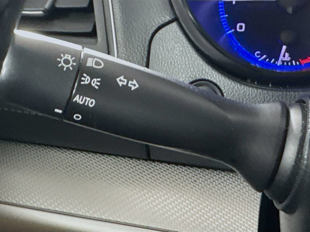 Used 2018 Subaru Legacy 2.5i Premium w/ Moonroof Package AWD/4WD image 12