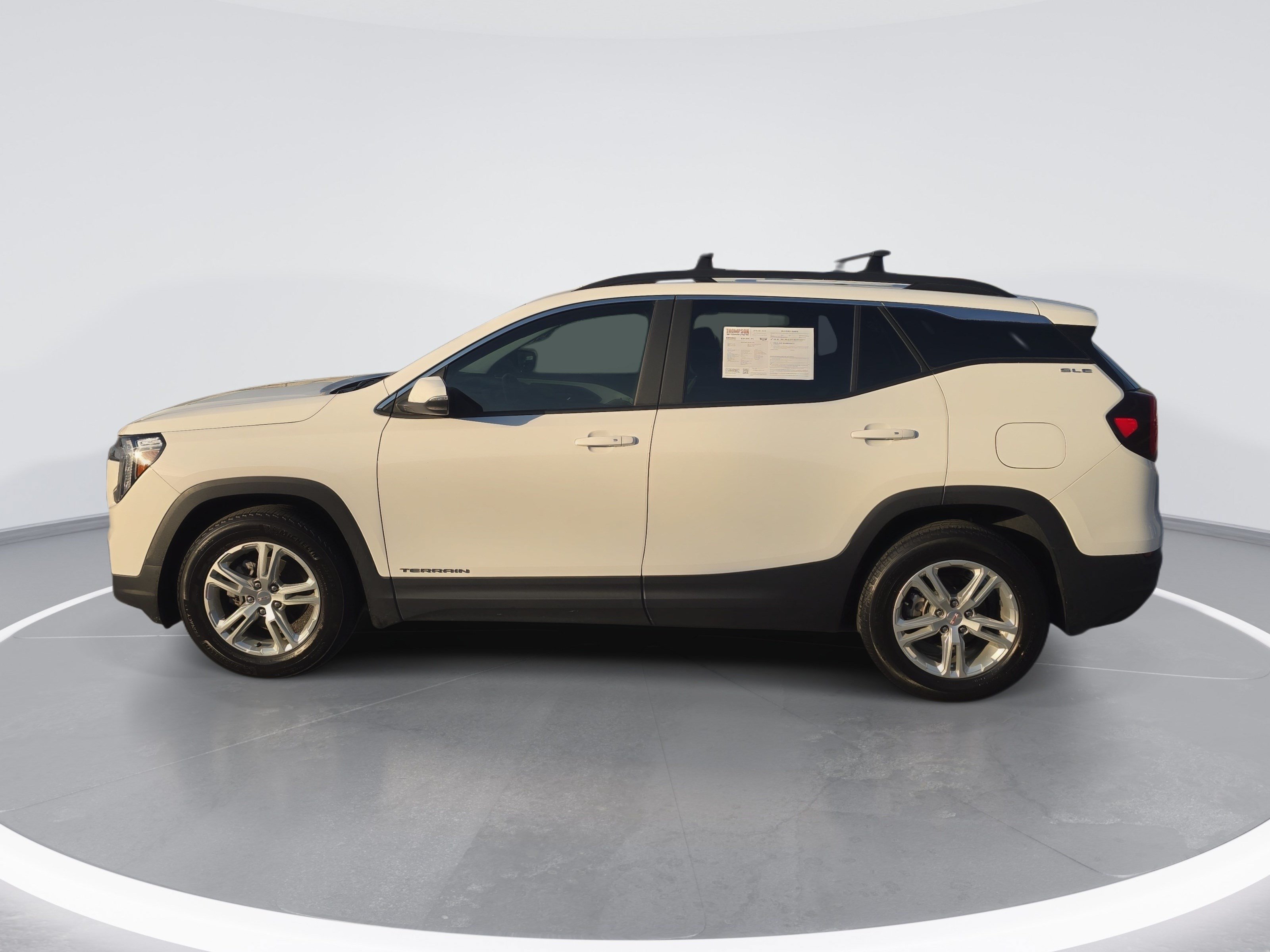 Used 2023 GMC Terrain SLE w/ Driver Convenience Package FWD image 6
