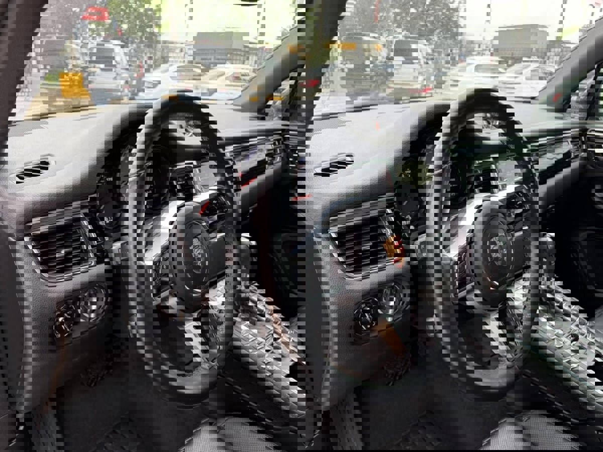 Used 2016 Porsche Macan S image 11