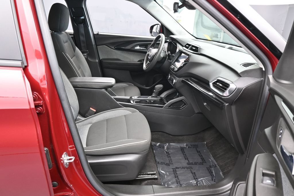 Used 2023 Chevrolet TrailBlazer LT w/ Convenience Package FWD image 39