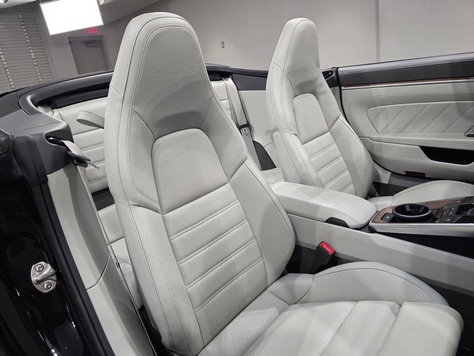 Used 2021 Porsche 911 Turbo S image 21