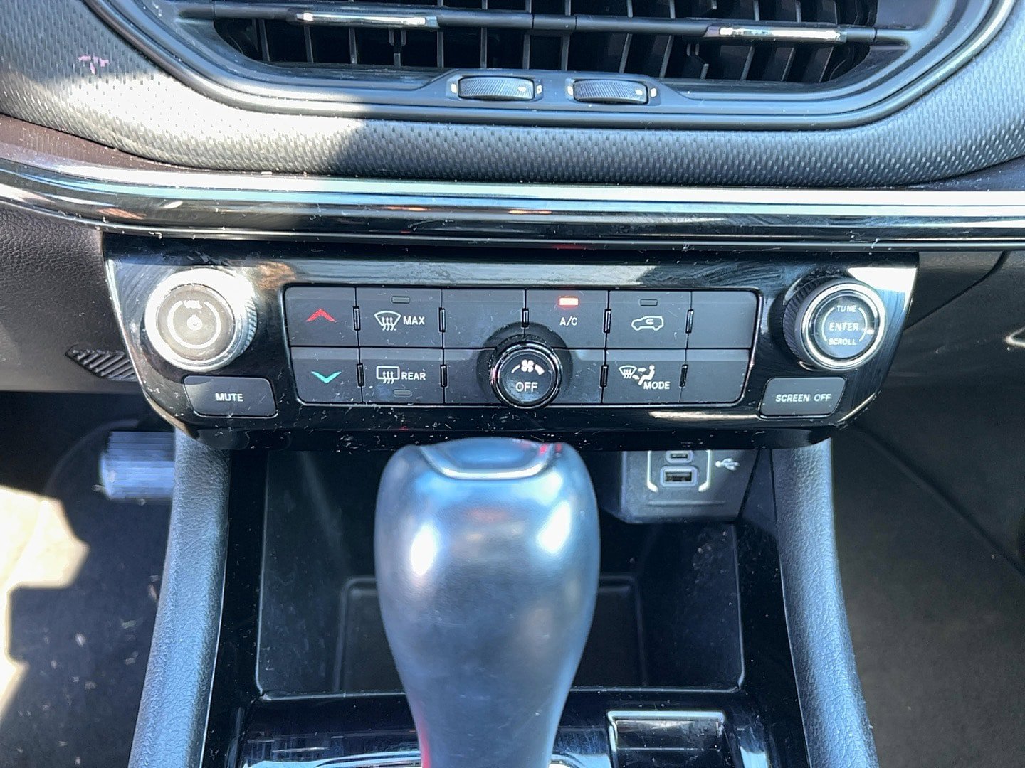 Used 2022 Jeep Compass Altitude w/ Sun and Sound Group FWD image 18