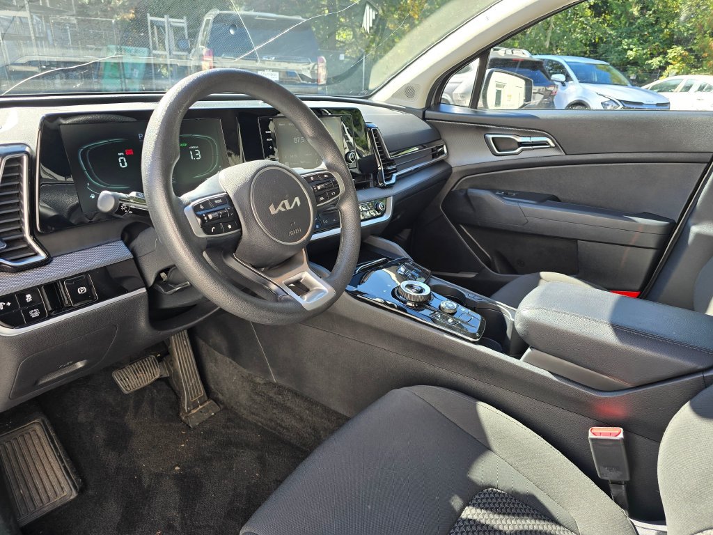 Used 2023 Kia Sportage LX AWD/4WD image 11