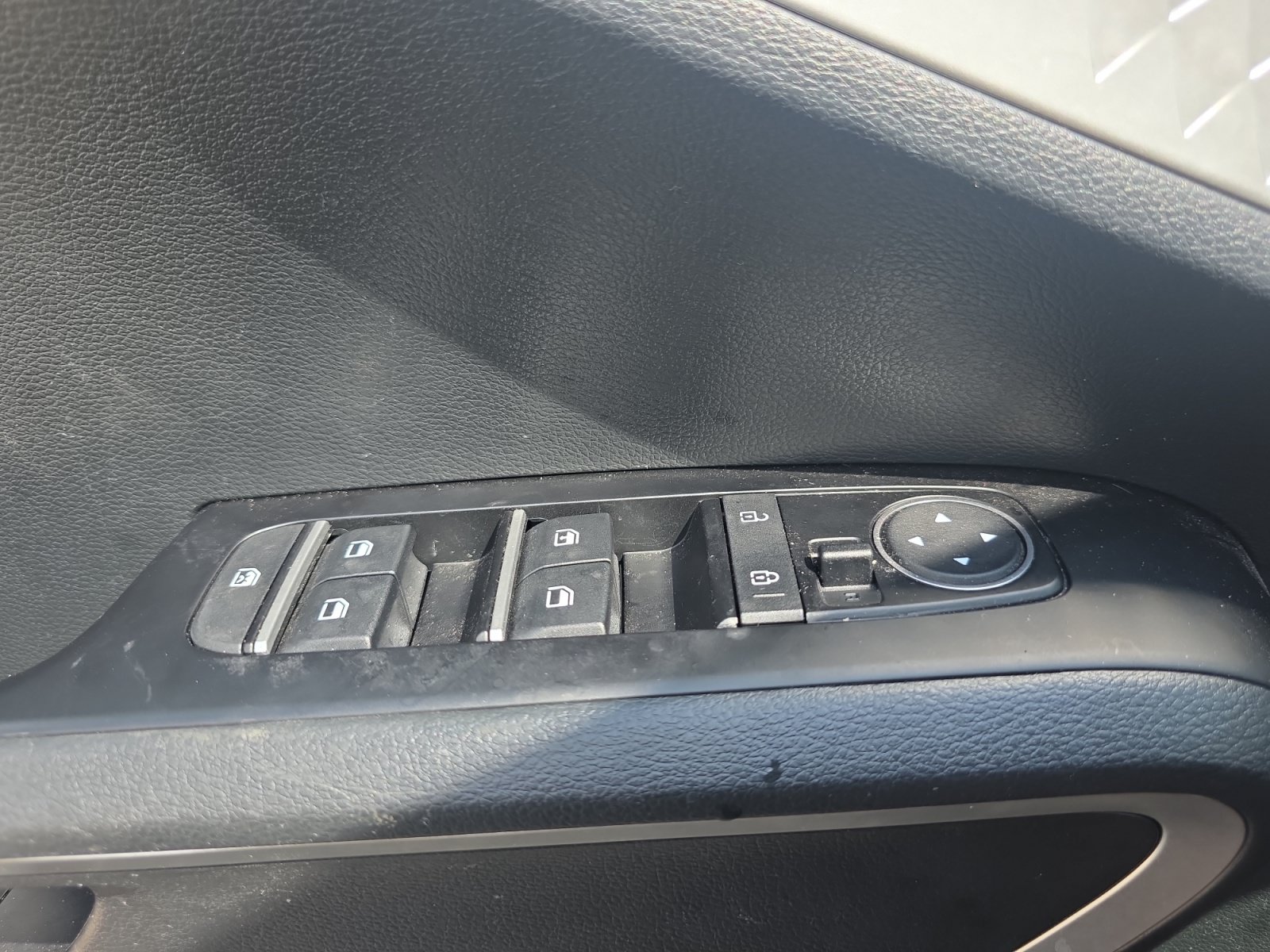Certified 2025 Kia Soul LX w/ LX Technology Package FWD image 25
