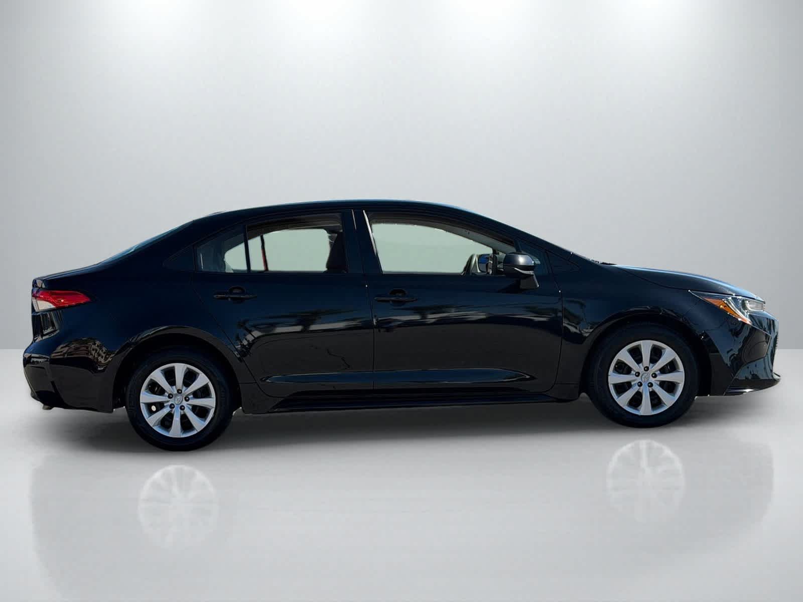 Used 2025 Toyota Corolla LE FWD image 8