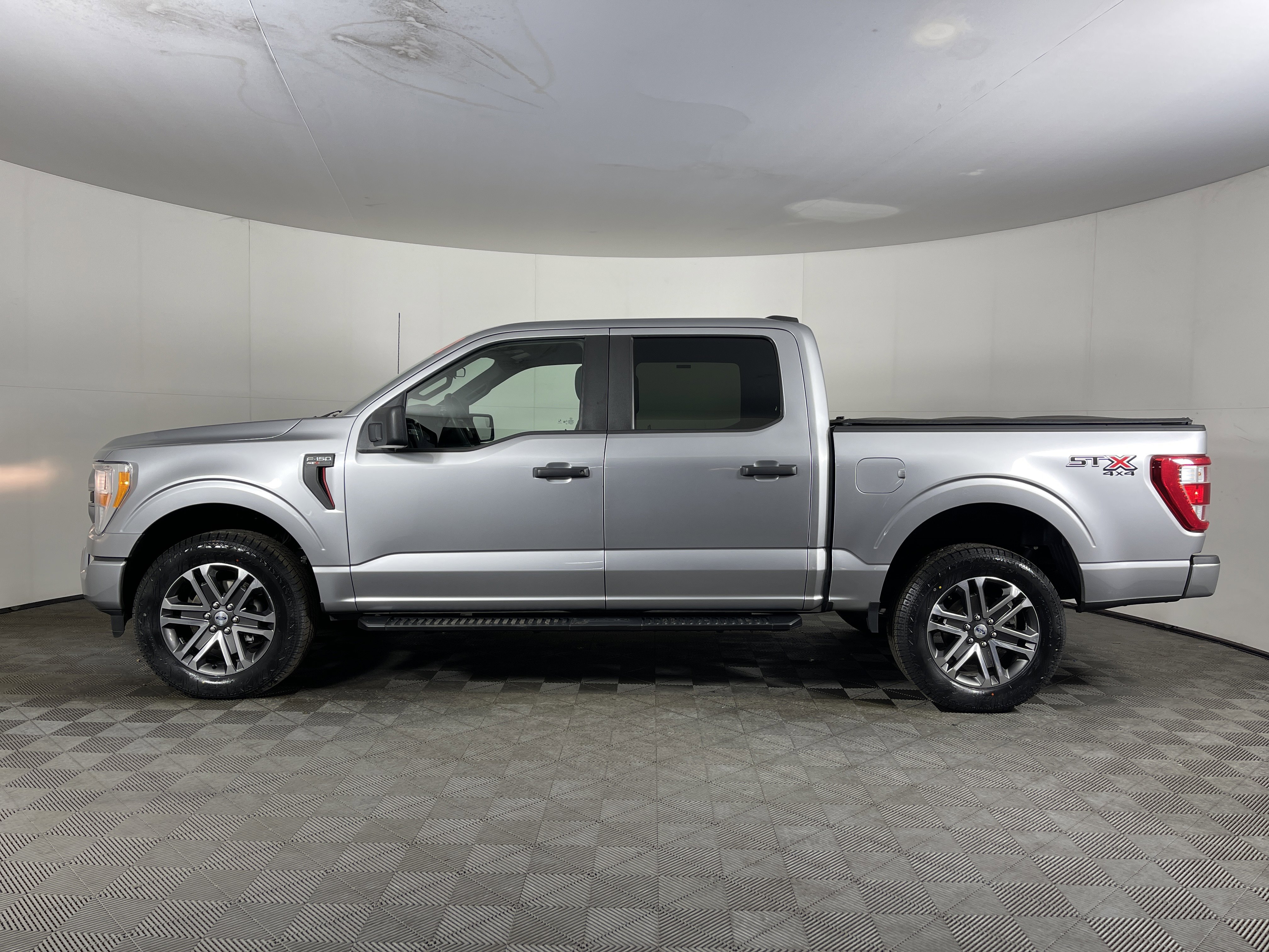 Used 2022 Ford F150 XL w/ STX Appearance Package image 3