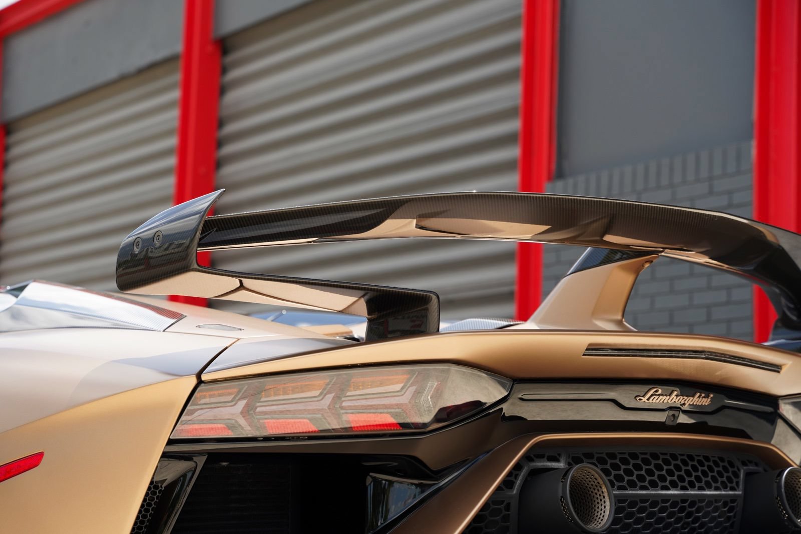 Used 2020 Lamborghini Aventador SVJ AWD/4WD image 3