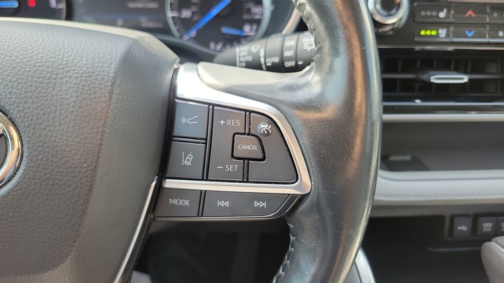 Used 2021 Toyota Highlander Platinum image 23