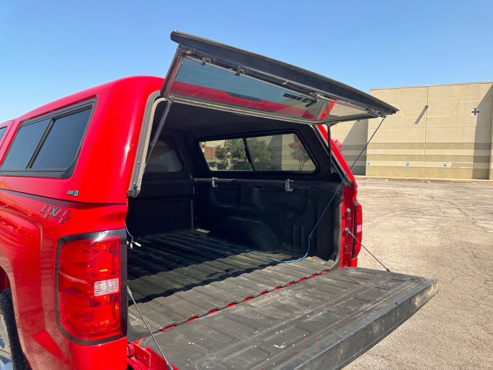 Used 2018 Chevrolet Silverado 1500 Custom w/ Custom Value Package AWD/4WD image 18