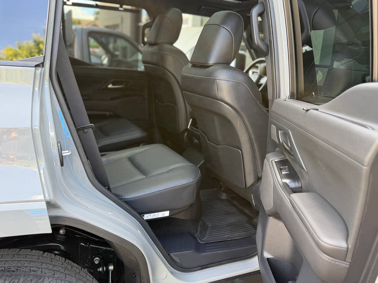 Used 2024 Lexus GX 550 w/ Cold Area Package AWD/4WD image 54