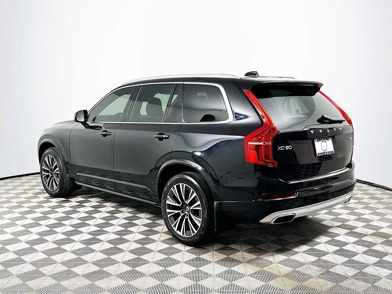 Used 2020 Volvo XC90 T5 Momentum w/ Protection Package Premier FWD image 5