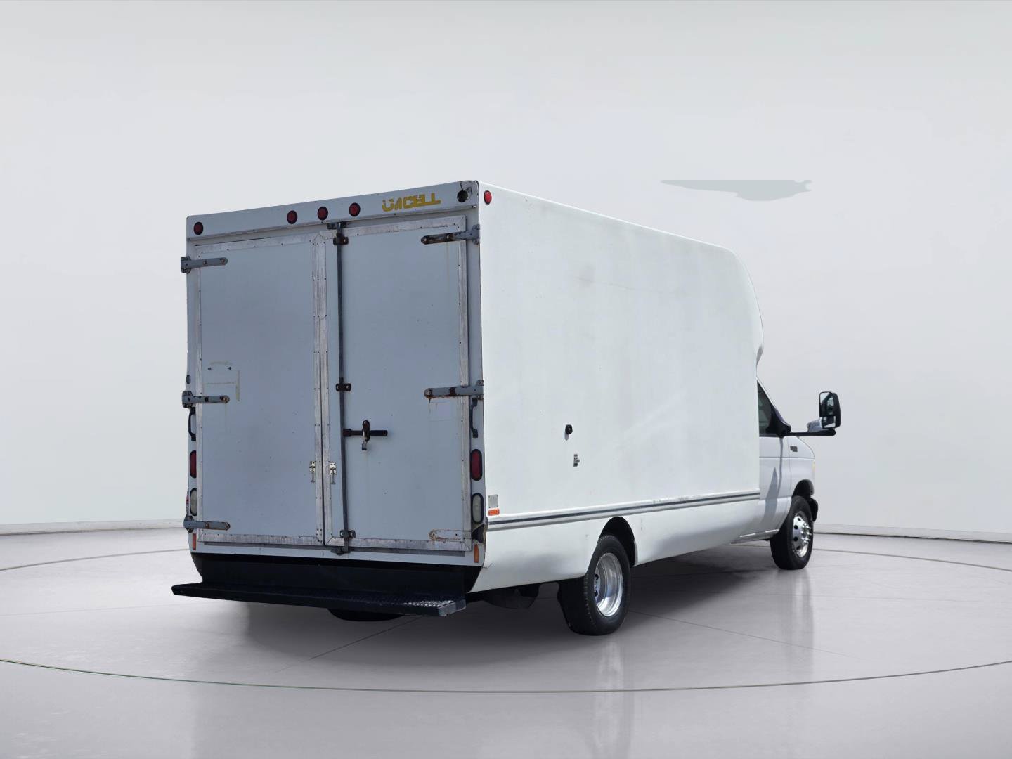 Used 2003 Ford E-350 and Econoline 350 Super Duty RWD image 8